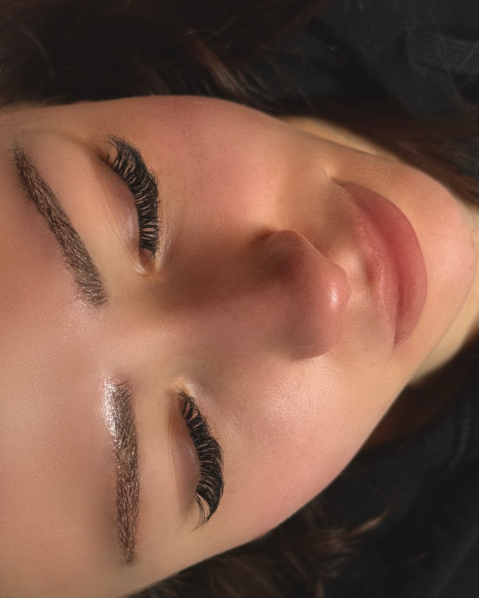 Microblading läkning och ögonbryn transformation på Bare Beauty Skellefteå salon — Efter